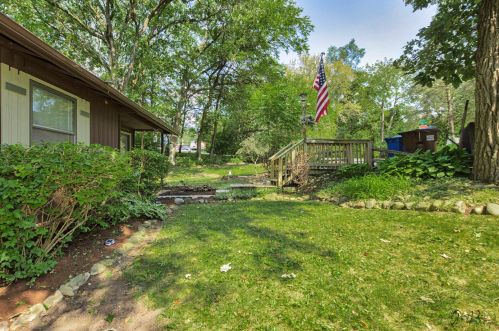 5404 Hilltop Dr, Bull Valley IL 60097-9304 exterior