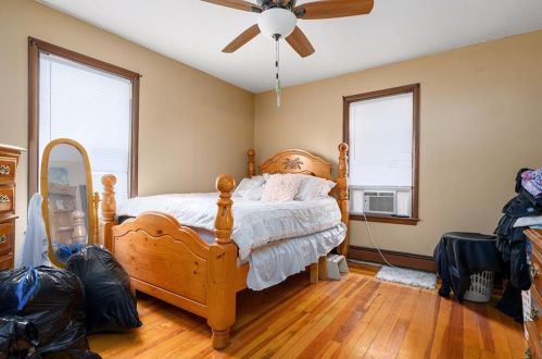 82 Ave B, Woonsocket RI 02895-6262 exterior