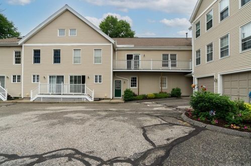 4 West Ct, Derby CT 06418-2643 exterior