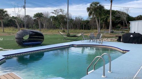 6003 Indian River Dr, Fort Pierce FL  34982-7718 exterior