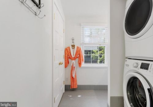 1714 Addison St, Philadelphia PA 19143-1203 exterior