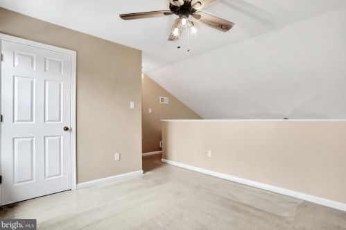 10 Lexington Dr, Hanover PA 17331-8657 exterior