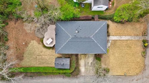 2476 Jefferson Ter, Atlanta GA  30344-2743 exterior