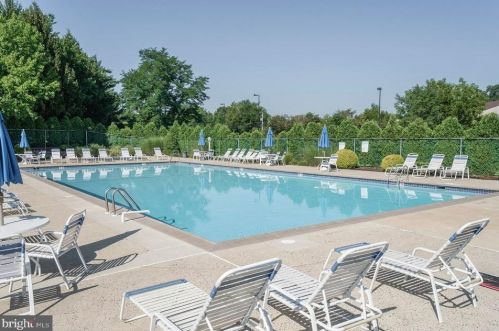 1310 Foxmeadow Dr, Limerick PA 19468-1556 exterior