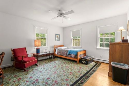 283 Danbury Rd, Ridgefield CT 06877-3214 exterior