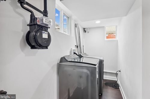 4963 12 St, Washington DC 20003-1414 exterior