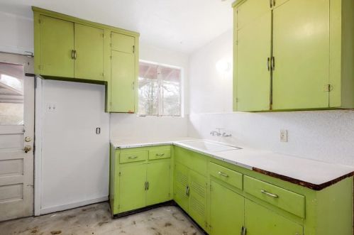 4323 Airport Blvd, Austin TX 78752-3826 exterior