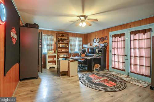 1918 Northbrook Dr, Lancaster PA 17601-4916 exterior