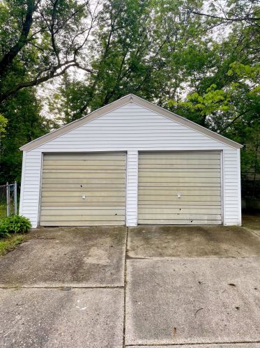 861 Leonard St, Grand Rapids MI 49534-0011 exterior