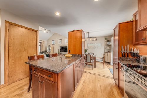 2951 Superior St, Milwaukee WI 53207-3074 exterior