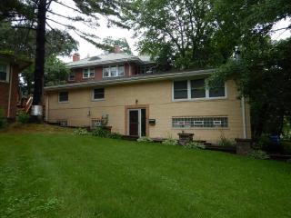 10820 Longwood Dr, Chicago IL  60643-4006 exterior