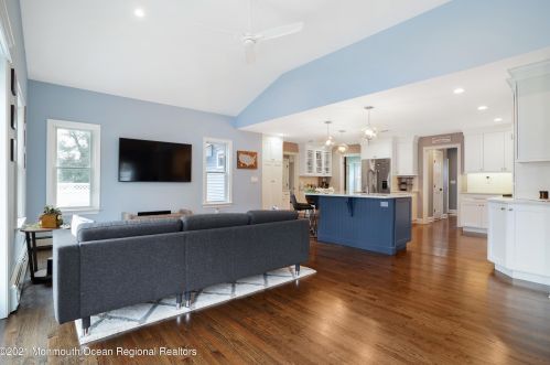 30 Cardinal Rd, Middletown NJ 07748-3262 exterior