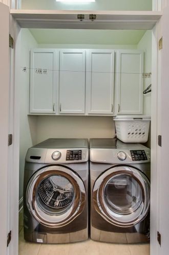 6082 Sauganash Ave, Chicago IL 60646 exterior