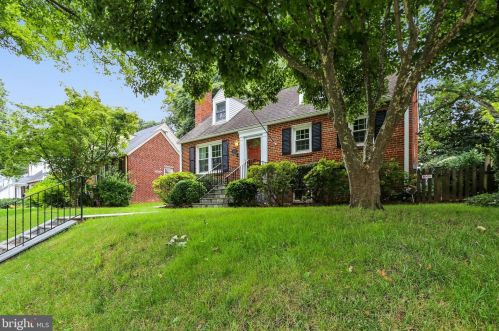 105 Eastmoor Dr, Silver Spring, MD 20901-1508