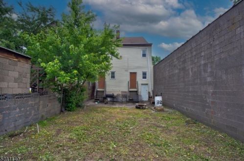 32 Butler St, Paterson NJ 07524-1926 exterior