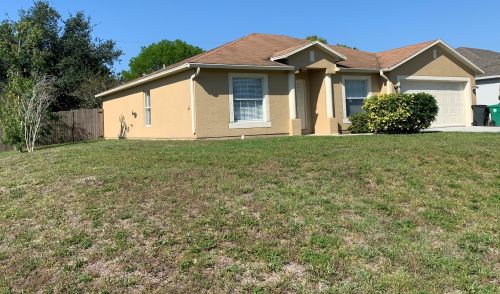269 Ridgecrest Dr, Fort Pierce FL  34953-8305 exterior
