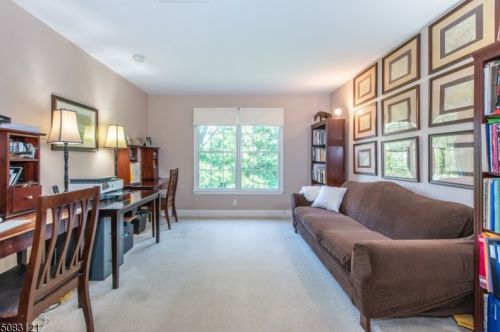 128 Mackenzie Ln, Parsippany NJ 07834-3723 exterior