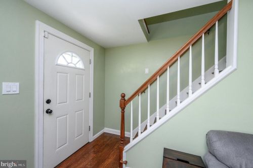 24 Benson Ln, Trenton NJ 08610-2309 exterior