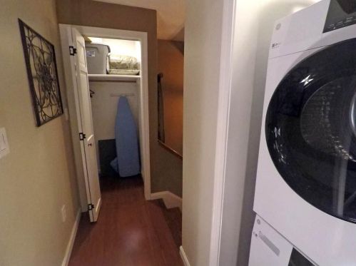 902 Brookhaven Ln, Woonsocket RI 02895-2771 exterior