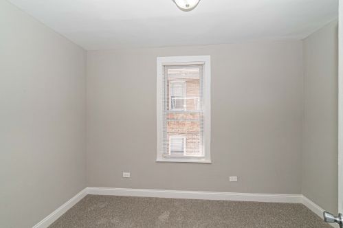 8632 Escanaba Ave, Chicago IL  60617-3113 exterior