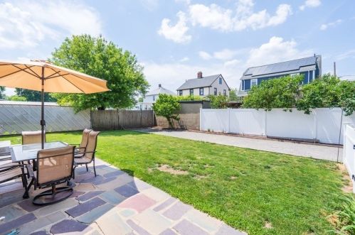 69 Silver Lake Ave, Newton MA 02458-1110 exterior