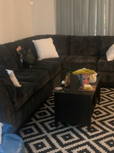 9641 Oglesby Ave, Chicago IL 60617-4867 exterior