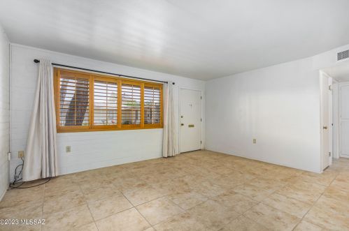 414 Silverbell Rd, Tucson AZ 85745-9385 exterior