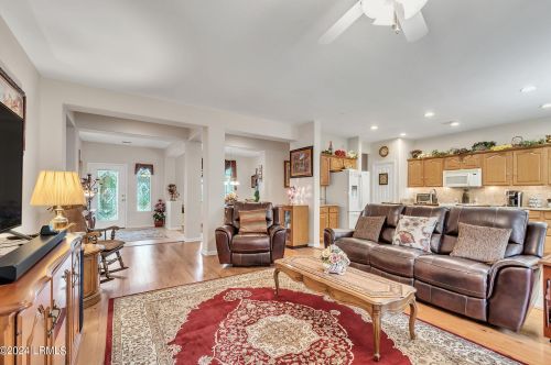 9 Graham Ct, Bluffton SC 29909-4435 exterior