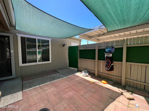 7001 43rd Way, Phoenix AZ  85042-8927 exterior