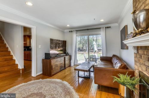 10 Grovepoint Ct, Rockville MD 20854-5505 exterior