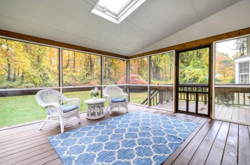 109 Holmes Rd, Ridgefield CT 06877-4304 exterior