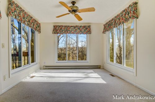 2055 Cross Creek Dr, Grand Rapids MI 49508-8775 exterior