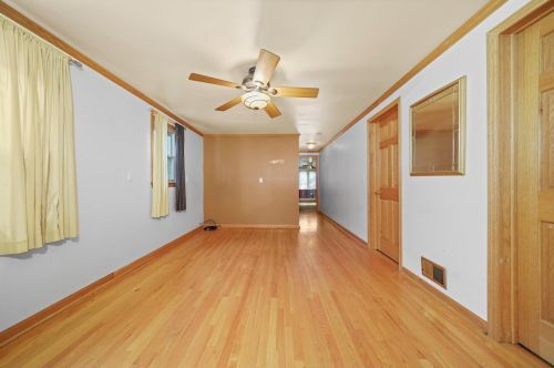 6129 Mcvicker Ave, Chicago IL 60638-4325 exterior