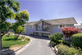 7402 Spokane St, Yakima, WA 98908-2022