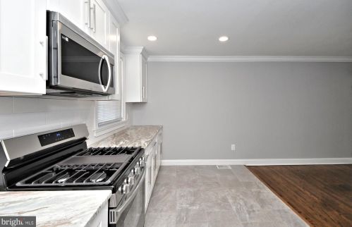 8721 Jackson St, Philadelphia PA 19145-2427 exterior