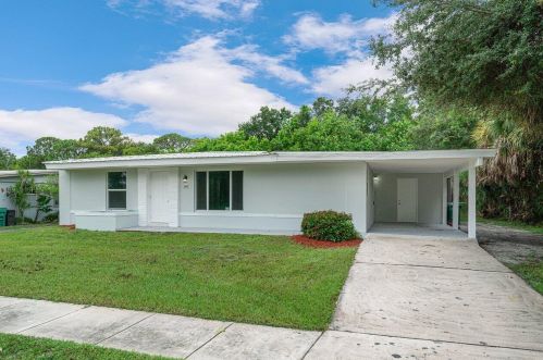 280 Banyan Dr, Fort Pierce, FL 34952-2307