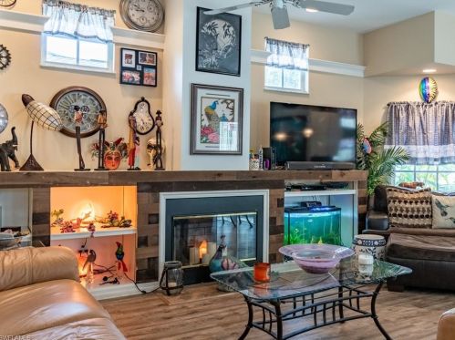 2523 River Reach Dr, Naples FL 34104-6930 exterior