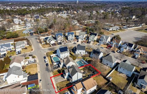 9 Marlin Dr, Berkeley Township, NJ 08721-2468