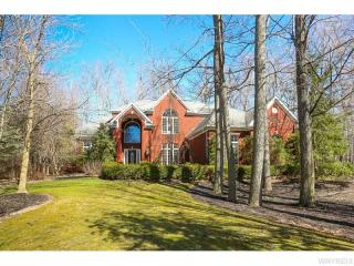 9648 Cobblestone Dr, Clarence, NY 14031-1576