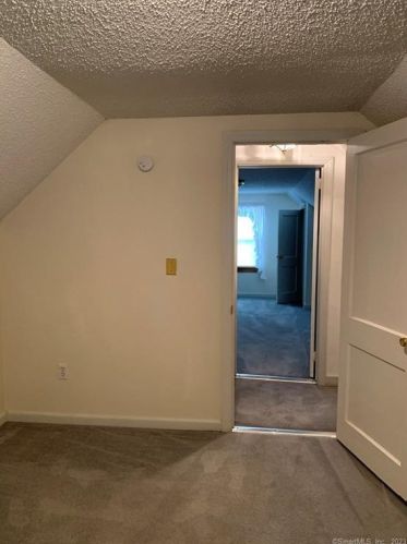 5 Foxcroft Rd, Enfield CT 06082-2430 exterior