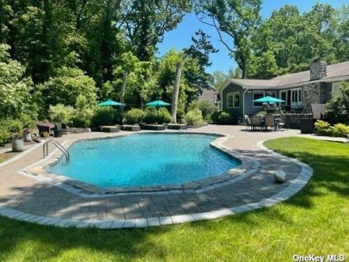 35 Astro Pl, Huntington Station NY 11746-5707 exterior