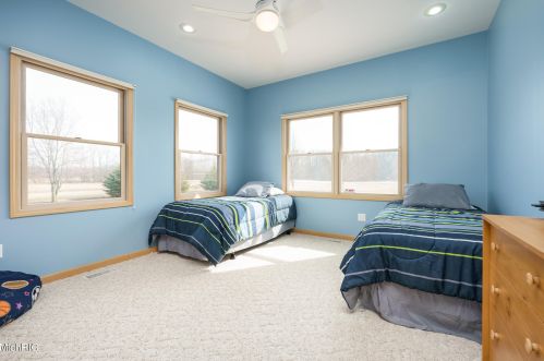 8242 E Ave, Kalamazoo MI 49048-9622 exterior