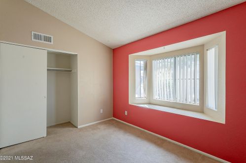 9961 Desert Aire Dr, Tucson AZ 85730-3803 exterior