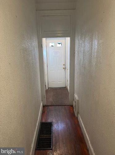 2038 5 St, Philadelphia PA 19148-2548 exterior