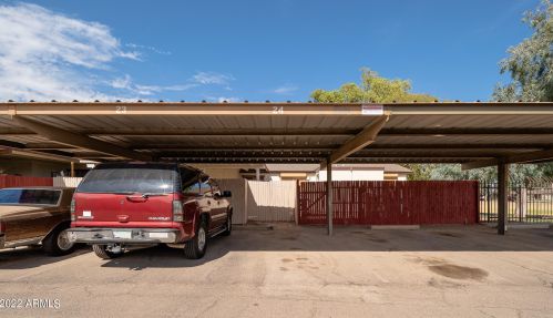 3351 69th Dr, Phoenix AZ  85033-5100 exterior