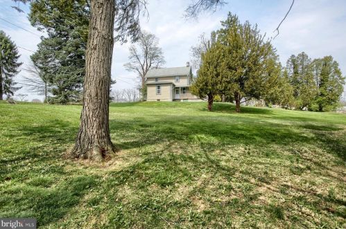 1217 West St, Carlisle PA 17013-1443 exterior