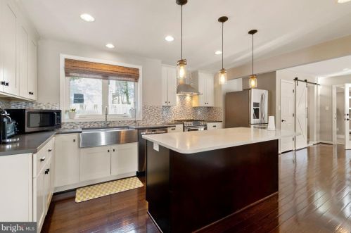 11600 Coldstream Dr, Rockville MD 20854-3619 exterior