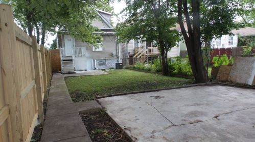 2048 70 Pl, Chicago IL 60637-4642 exterior