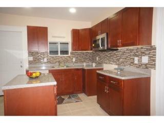 73 Dartmouth St, Springfield MA  01109-3908 exterior