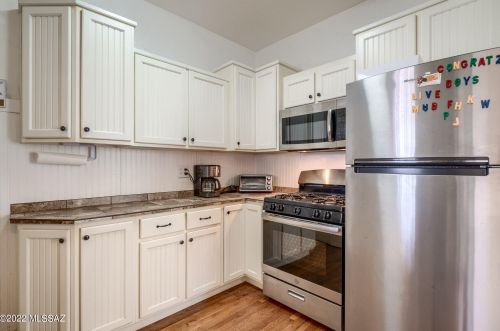 2021 6 St, Tucson AZ 85716-4822 exterior